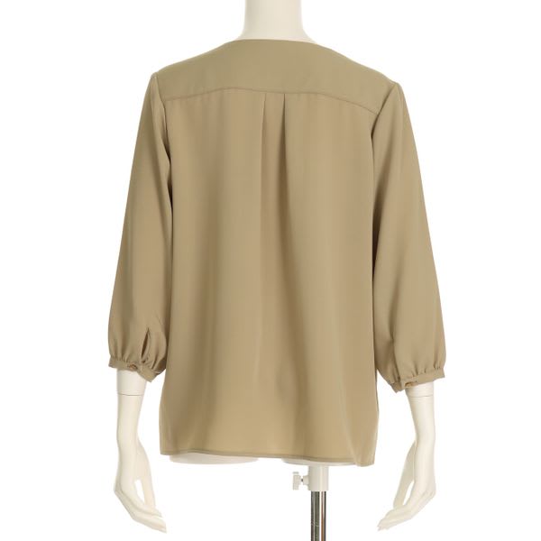 フラップポケット付きオープンフロントブラウス