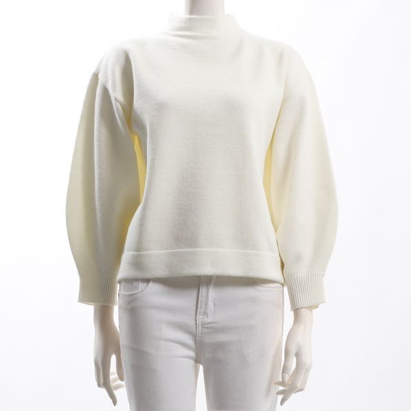 ふんわりお袖ハイネックニット