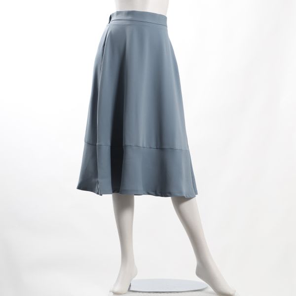 切り替えデザインフレアスカート