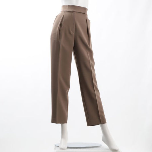 タックテーパードパンツ