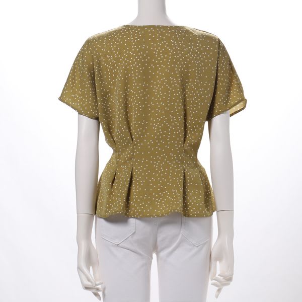 メタルボタンペプラムブラウス