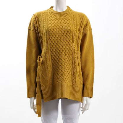 ラップ風ケーブル編みニット