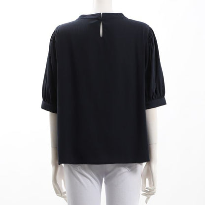 ふんわりスリーブタックネックブラウス