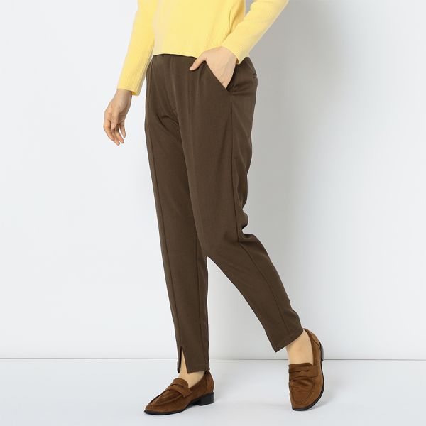 センターシームフロントスリットテーパードパンツ