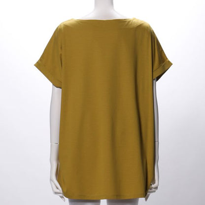 裾タックカットソー