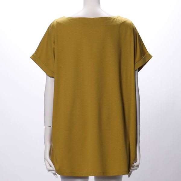 裾タックカットソー