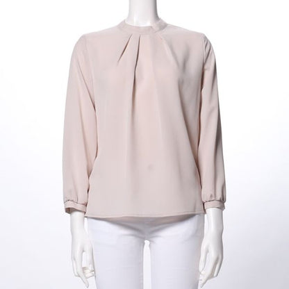 タックブラウス