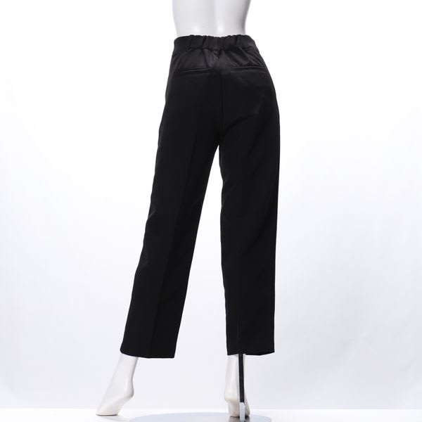 タック入りストレートパンツ