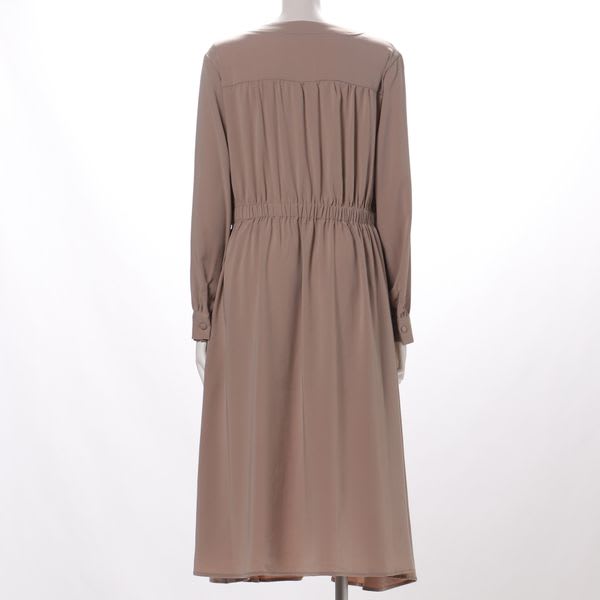 タック入りフロントボタンワンピース