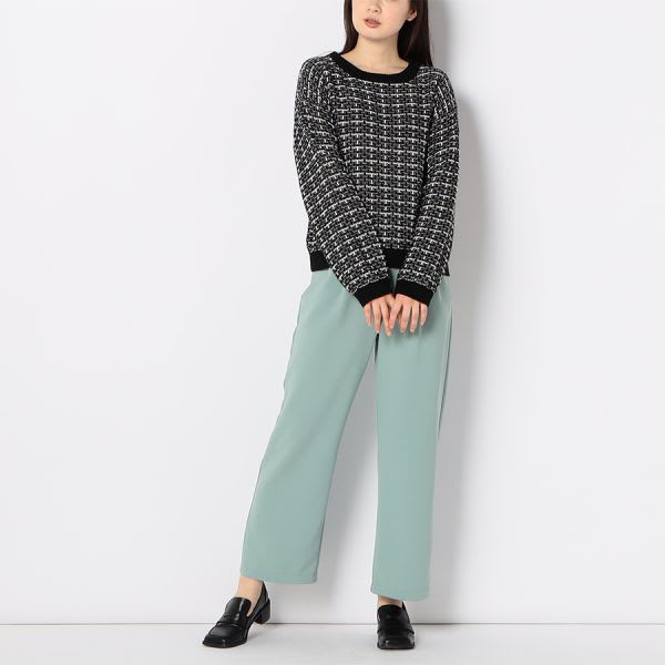 ドロップショルダーのツイードニット