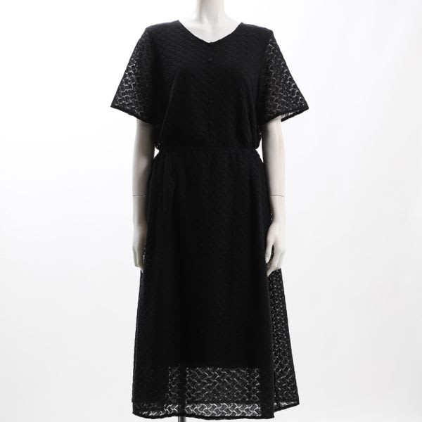 透かし編みレースワンピース