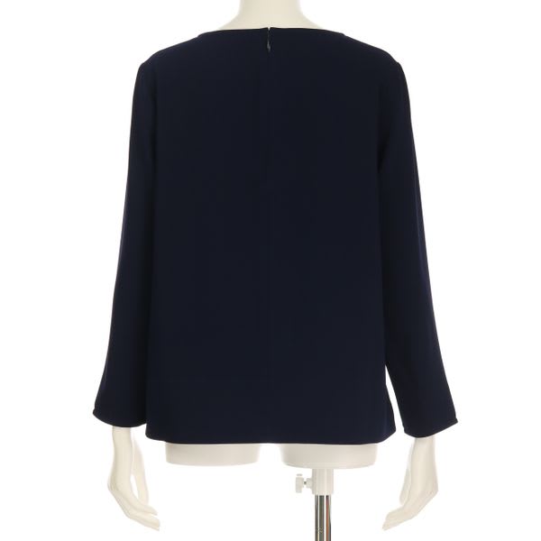 メタルパーツオープンフロントネックブラウス