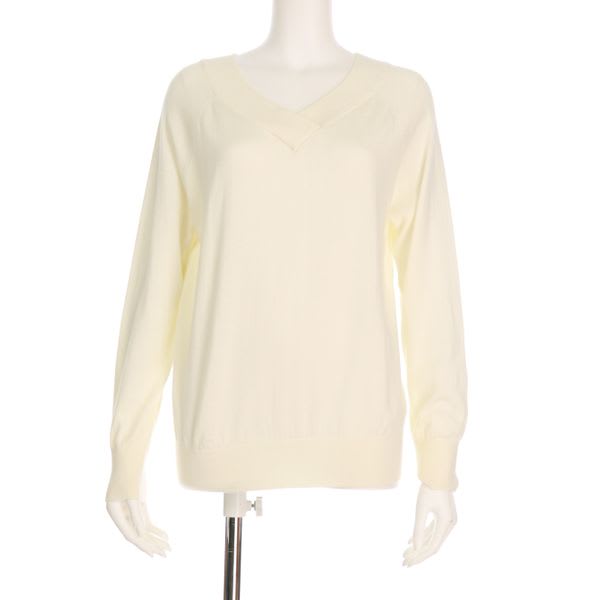 重ねVネックニット