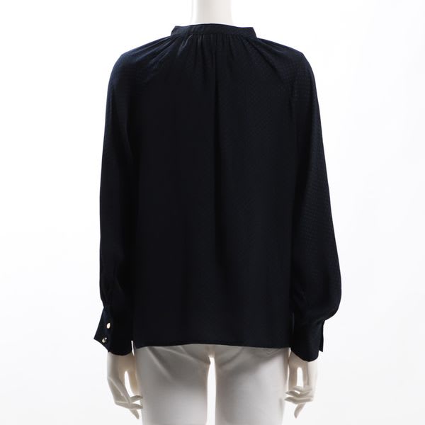 ドット柄バンドカラーブラウス