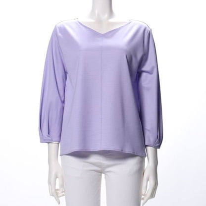 タックデザインVネックカットソー