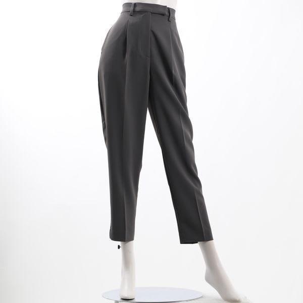 ウエストゴム仕様タックテーパードパンツ
