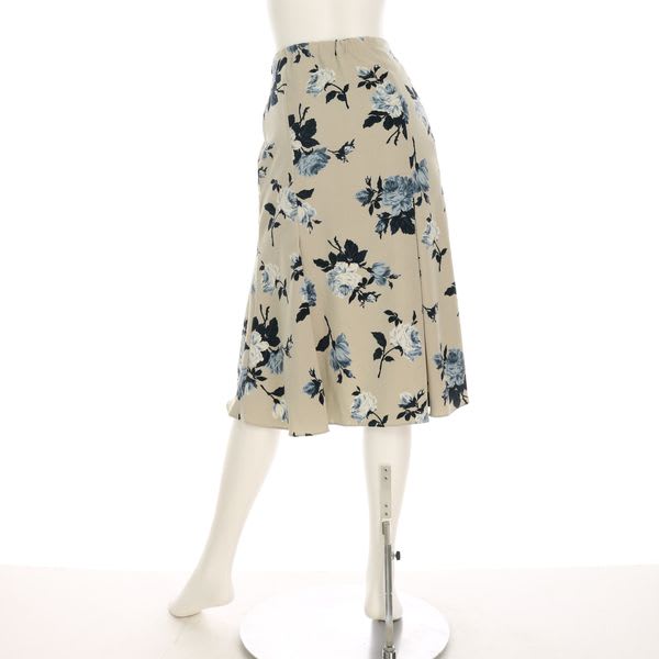 花柄前タックフレアスカート