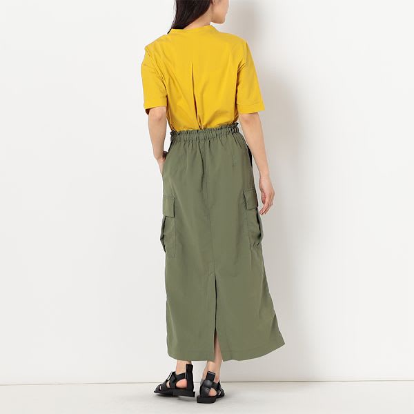 バックタックデザインブラウス