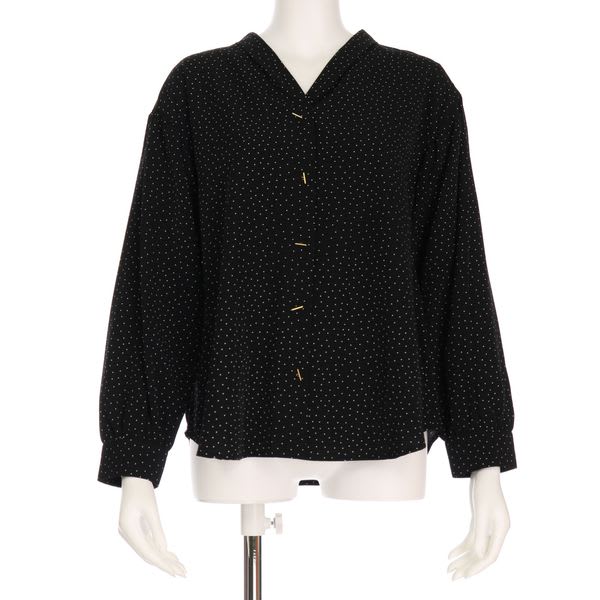 フロント飾りボタンデザインブラウス