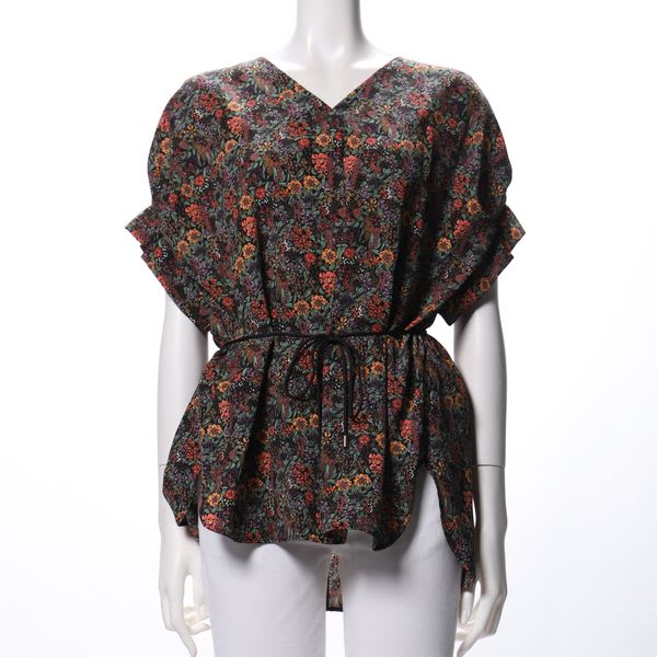 ダークフラワープリントリボンベルト付きブラウス