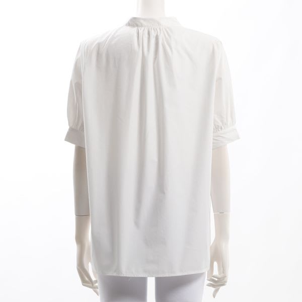 ピンタック入りバンドカラーブラウス