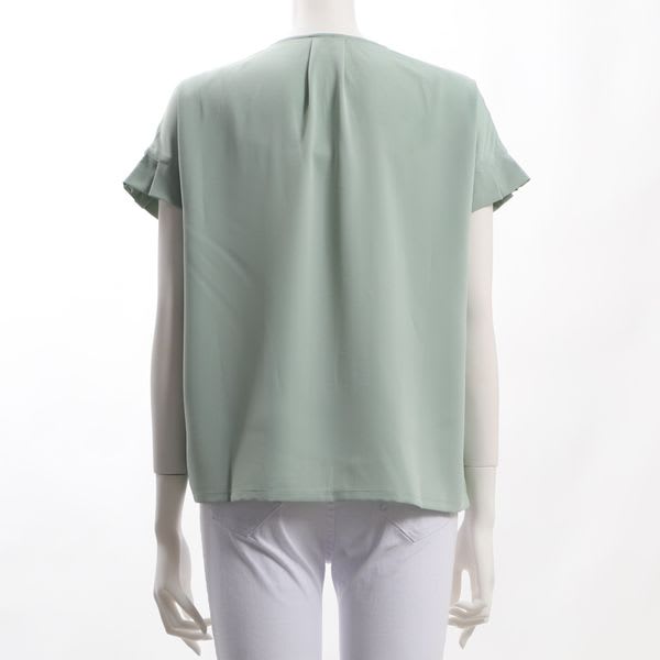 袖タックデザインフロントボタンブラウス