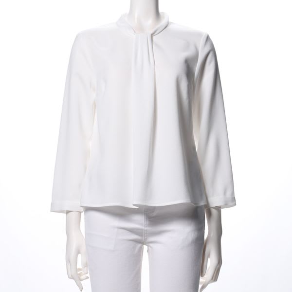 ボウタイ風ブラウス