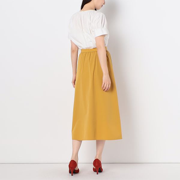 ネックラインギャザーデザインブラウス