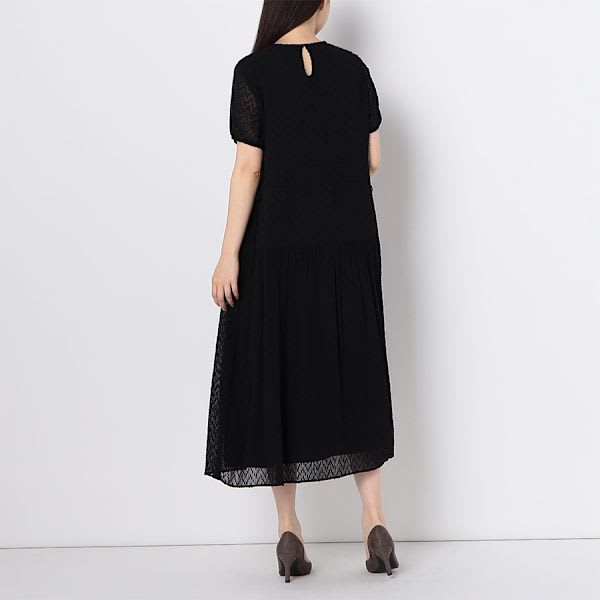 表情のある生地ウエストドロストデザインワンピース