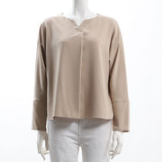 切り替えデザインオープンフロントネックブラウス