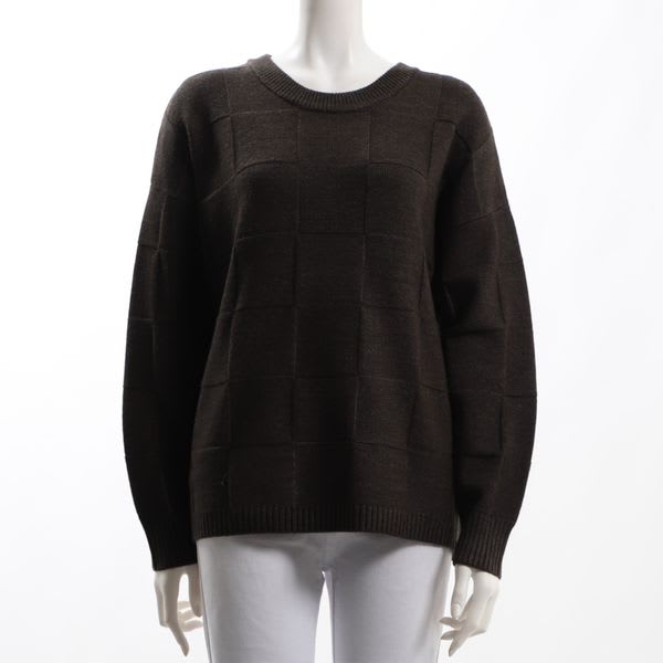 大きめ編み地ニット