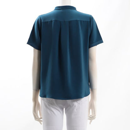 メタルボタンバンドカラーブラウス