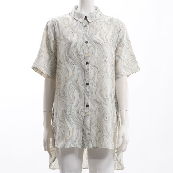 総柄バックテールシャツ