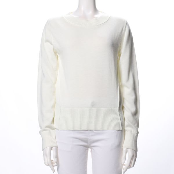 シンプルラウンドネックニット