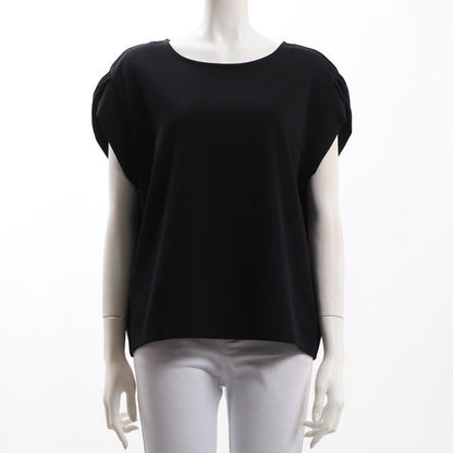 バックボタンラウンドネックブラウス