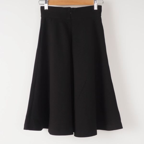 ポケット付きフレアスカート