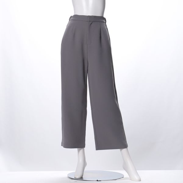 タック入りワイドパンツ