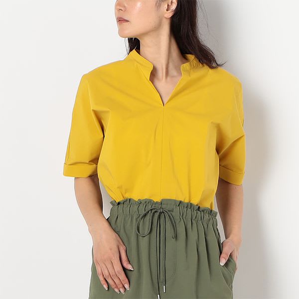 バックタックデザインブラウス