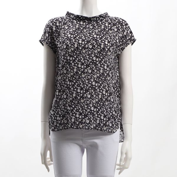 シックな小花柄ブラウス