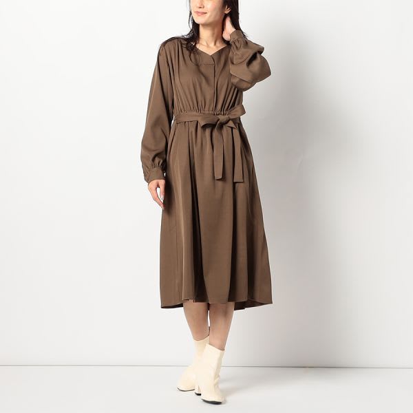 ウエストリボンデザインVネックワンピース
