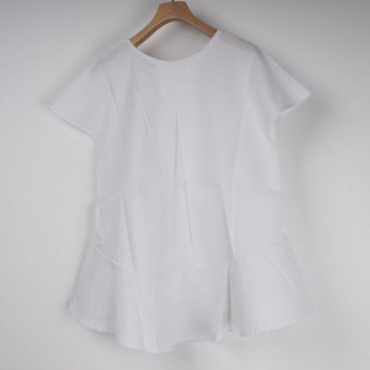 ペプラムデザインブラウス