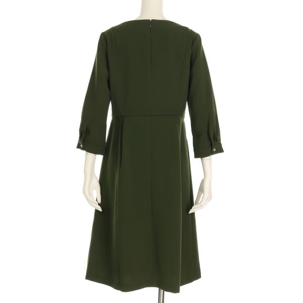 シンプルウエスト切り替えタックフレアワンピース