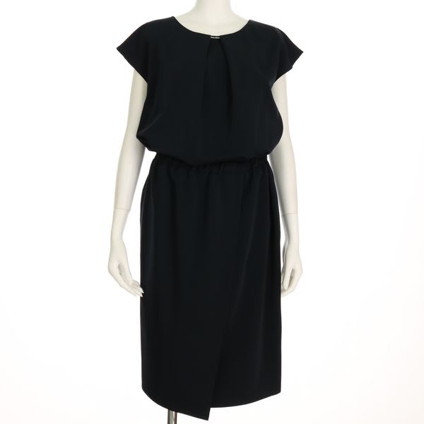 メタルパーツアクセントラップデザインワンピース