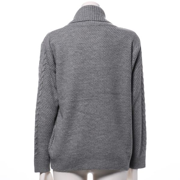 切り替え編みデザインオフタートルニット