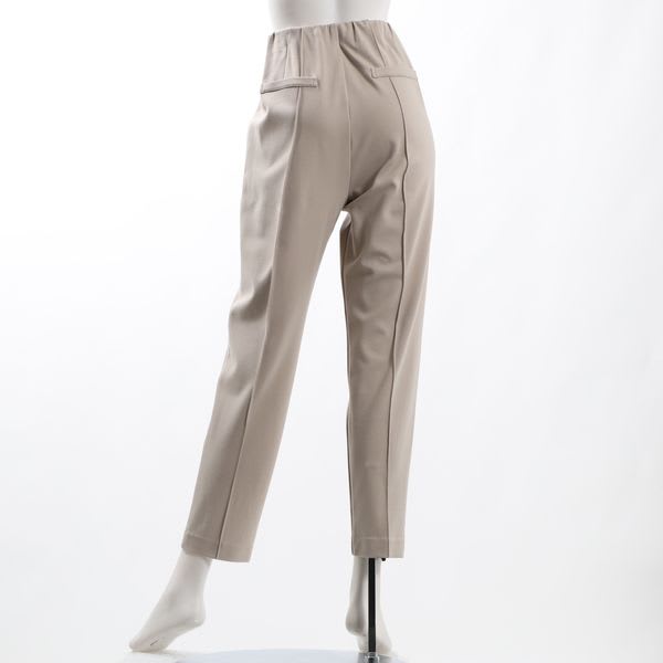 センターシームテーパードパンツ