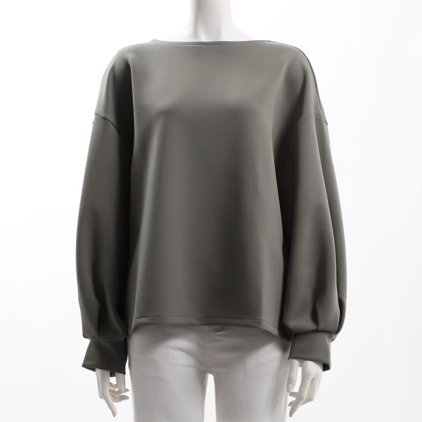 ゆったりボートネックカットソー