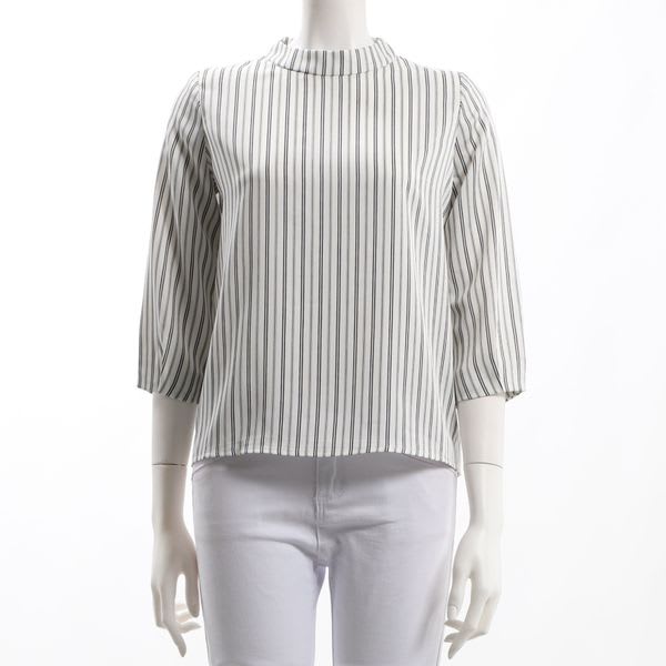 ストライプ柄スタンドカラーブラウス