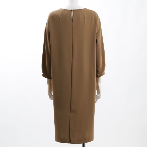 ふんわり袖ストレートワンピース