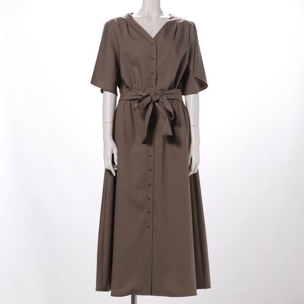 ウエストリボンデザインのVネックワンピース