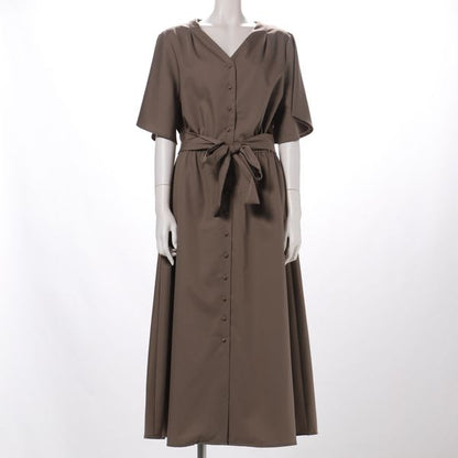 ウエストリボンデザインのVネックワンピース